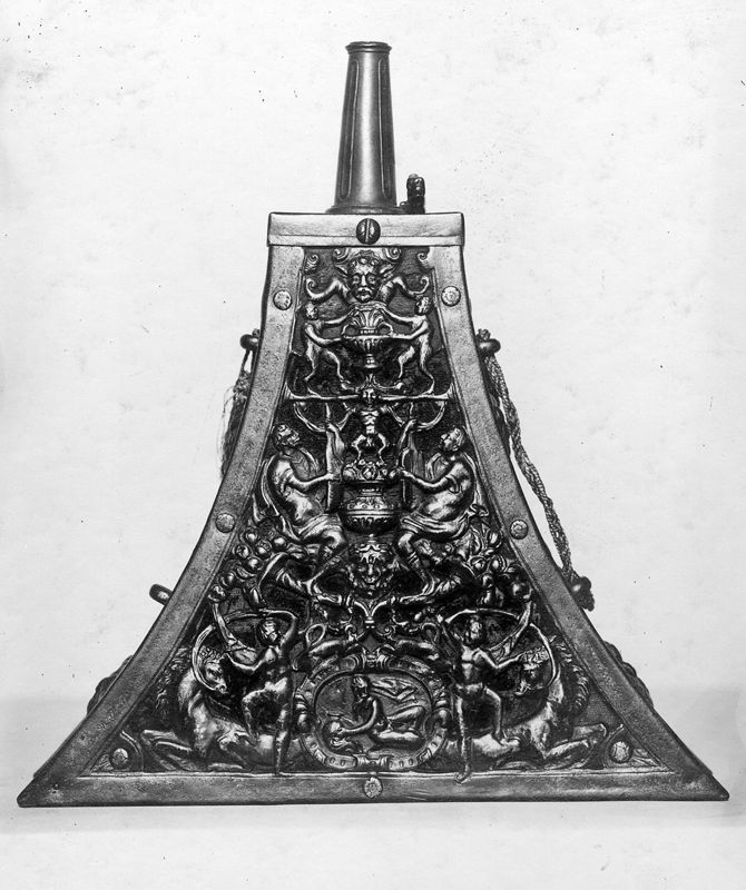 poire à poudre / Musées Royaux d'Art et d'Histoire