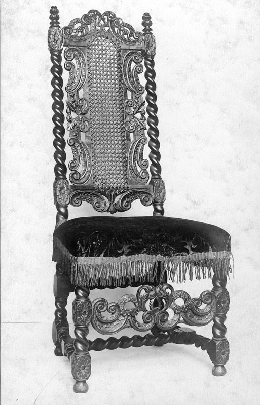 chaise / Musées Royaux d'Art et d'Histoire