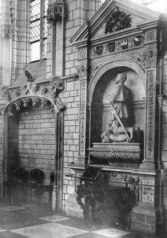 Grafmonument van Arnoul de Hornes en zijn echtgenote