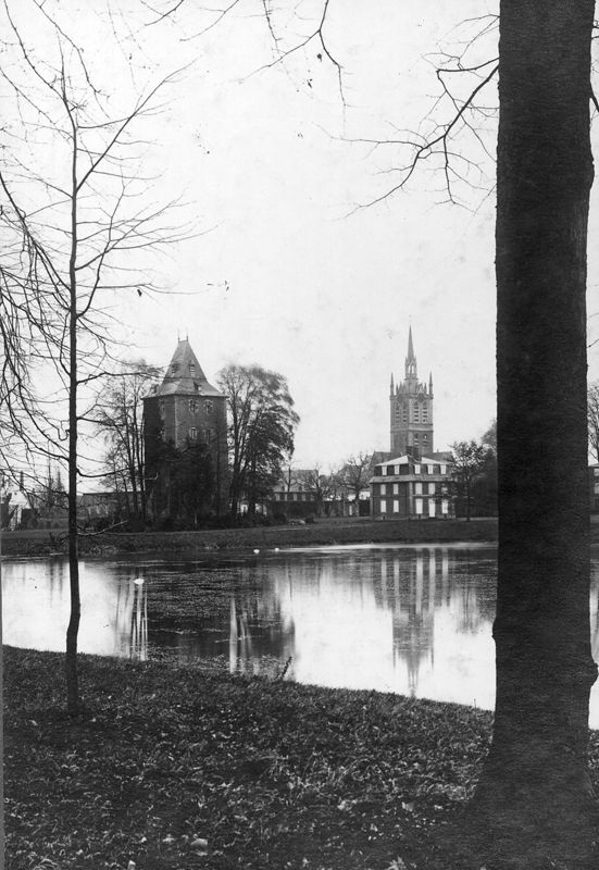 Tour de la chappelle castrale