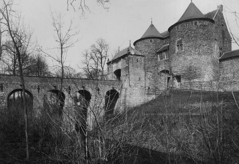 château / Construction[Corroy-le-Château]