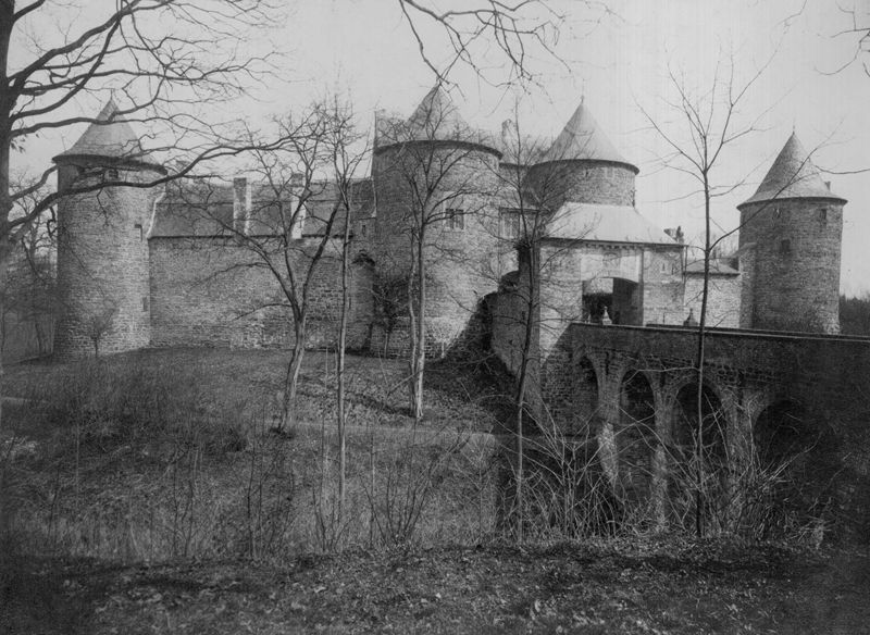 château / Construction[Corroy-le-Château]