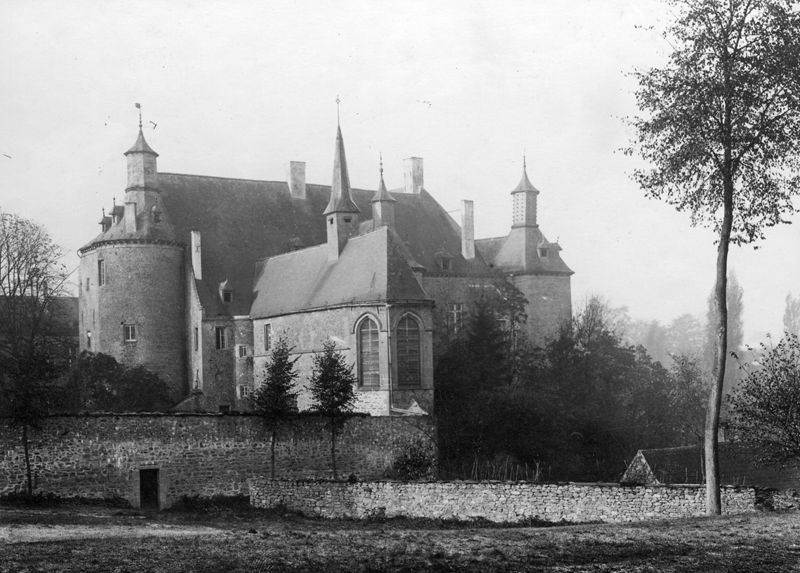 château fort / Château fort et musée d'art[Fondation van der Burch]