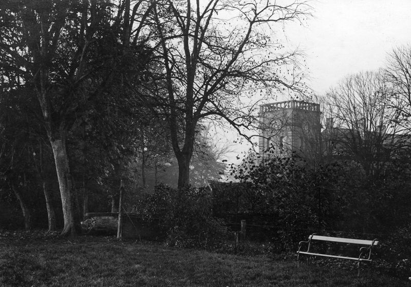 château fort / Château fort et musée d'art[Fondation van der Burch]