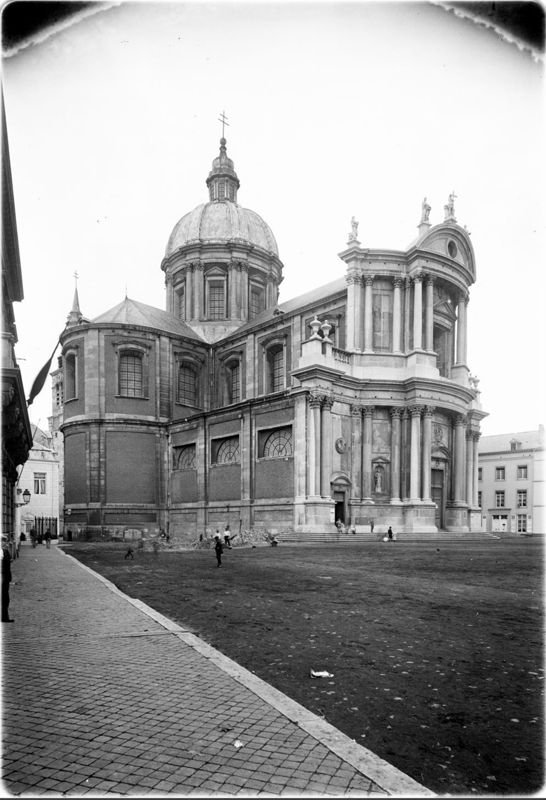 cathédrale / Cathédrale Saint-Aubain
