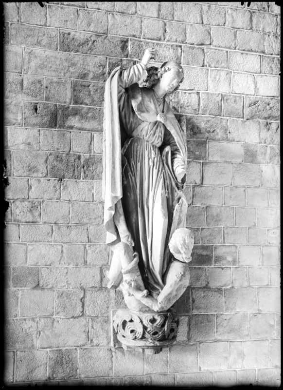 Saint Michel terrassant le démon