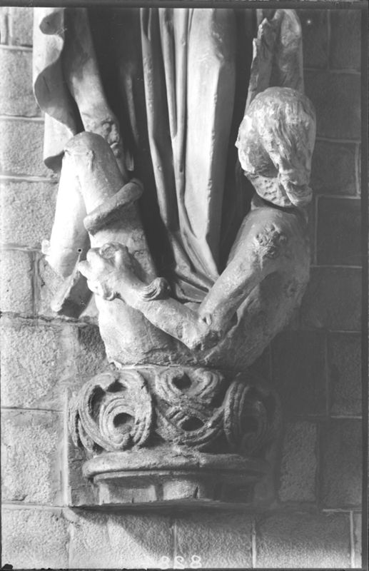 Saint Michel terrassant le démon