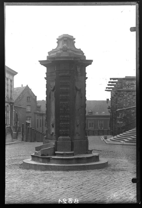 fontaine[construction] / Construction[Mons]