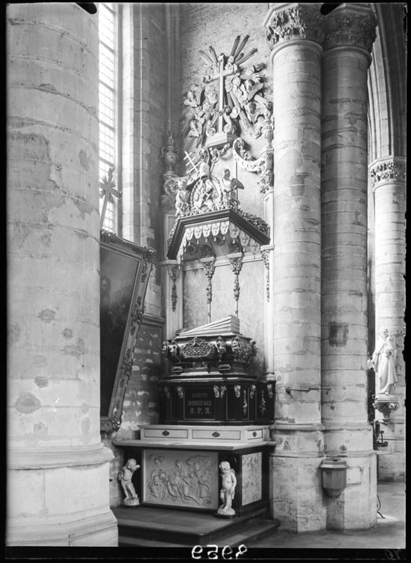 autel latéral / Eglise Notre-Dame de la Chapelle[Bruxelles]