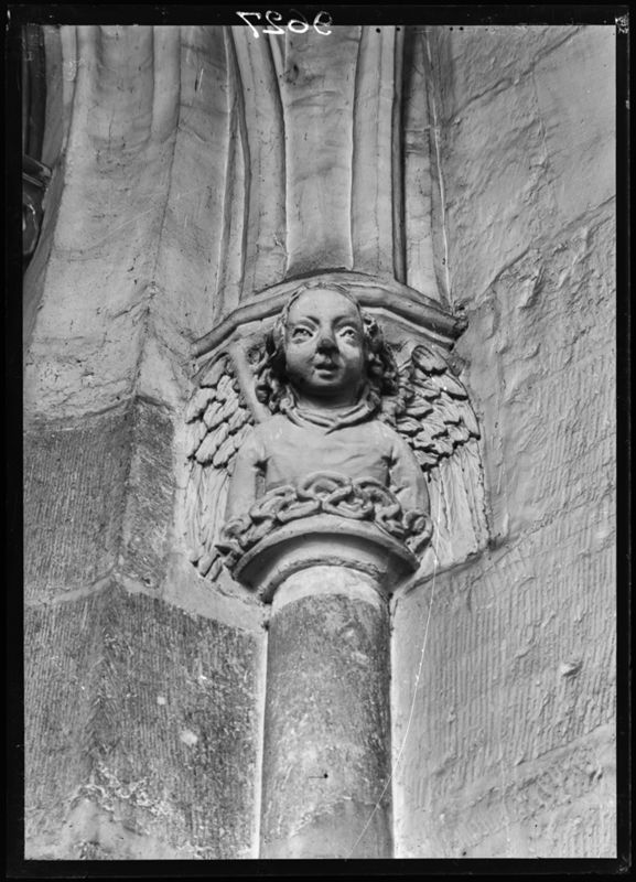 chapiteau à feuillage / Eglise Saint-Jacques[Liège]