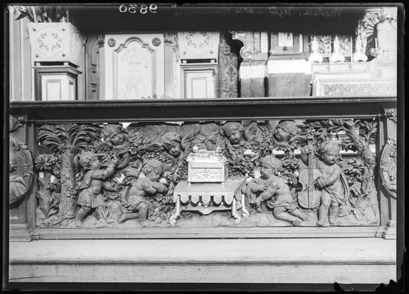 banc de communion / Kerk Sint-Alexius en Catharina[Begijnhof][Mechelen]