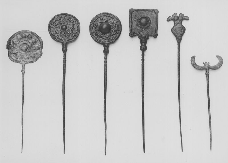 épingle à cheveux / Musées Royaux d'Art et d'Histoire