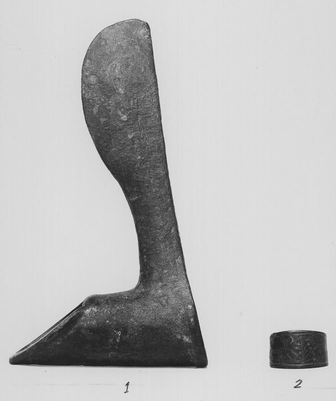 hache à douille / Musées Royaux d'Art et d'Histoire