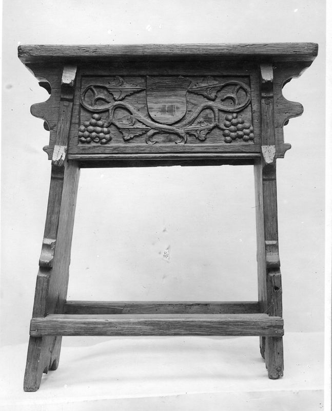 escabeau[petit banc] / Musées Royaux d'Art et d'Histoire