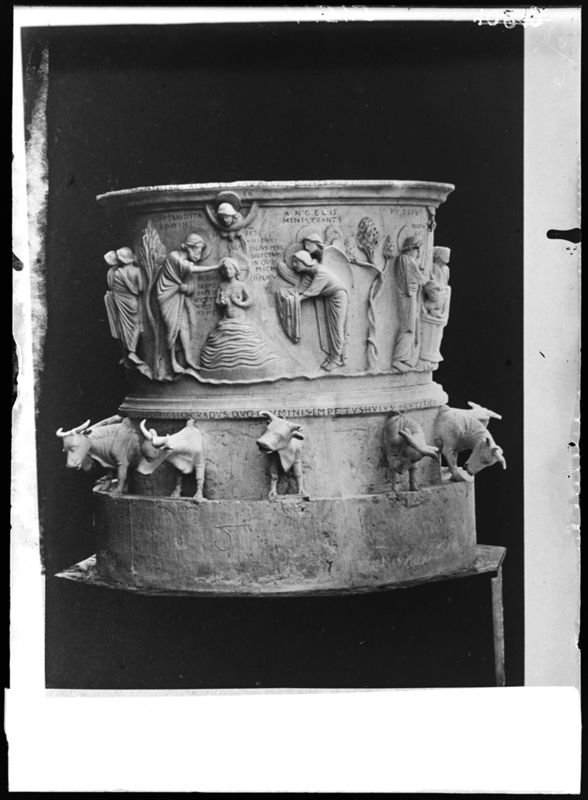 Fonts baptismaux de l'église Saint-Barthélémy à Liège