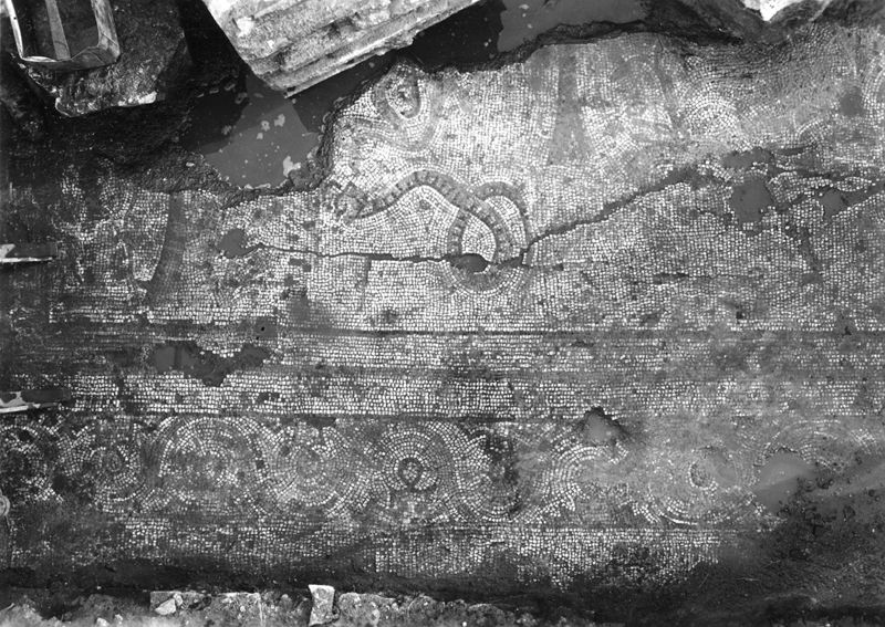 Site archéologique d'Apamée/Apamea: mosaïques des portiques de la Grande Colonnade in situ