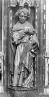 A015702