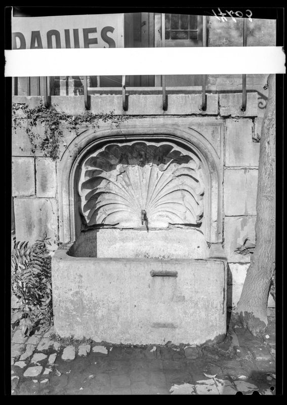 fontaine[construction] / Hôtel d'Elderen