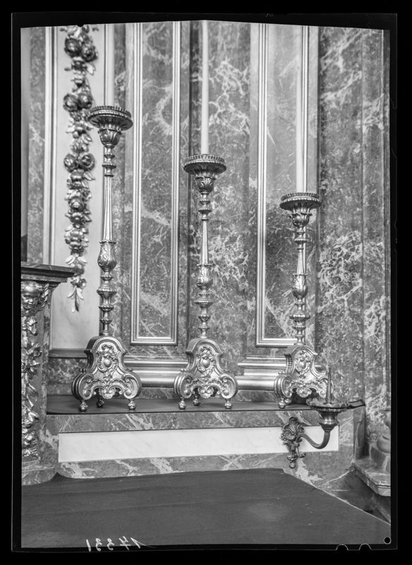 chandelier d'église / Eglise Saint-Nicolas[Notre-Dame de Messine]