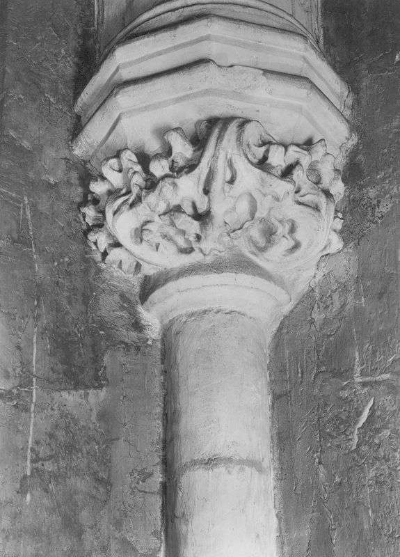 chapiteau à feuillage / Eglise Saint-Jacques[Liège]