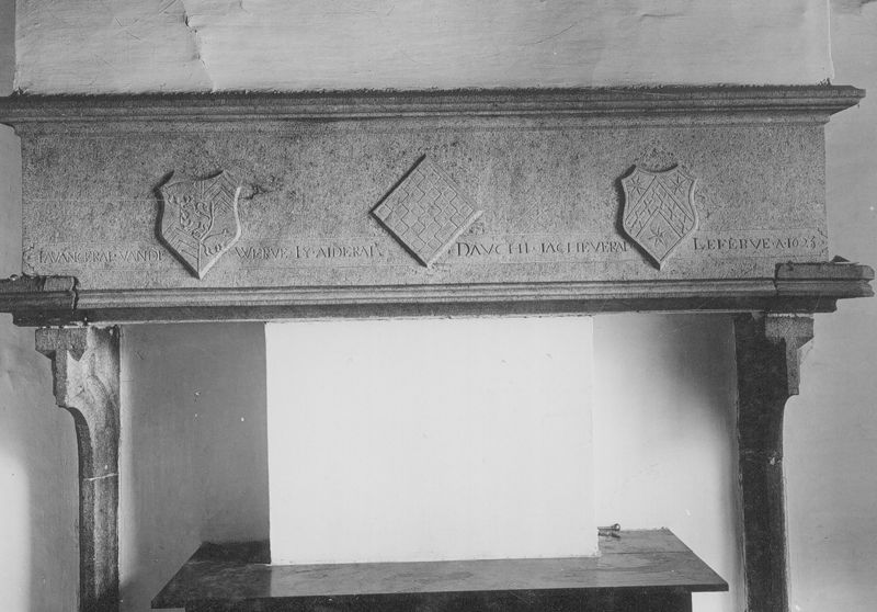 garniture de cheminée / Ferme Quertaimont