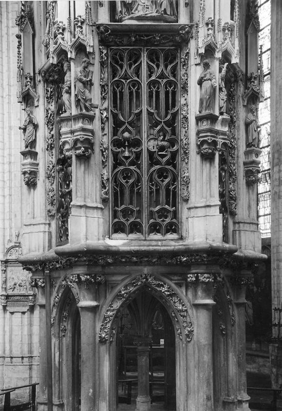 tour du Saint-Sacrement / Kerk Sint-Pieter[Leuven]