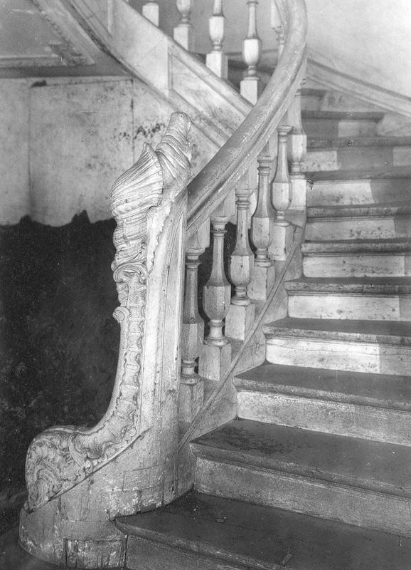 départ d'escalier / Maison, place du Parc, 17