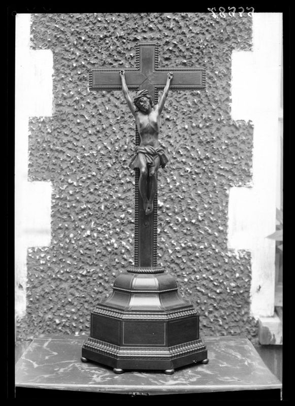crucifix[f] / Abdij Onze-Lieve-Vrouw van Roosenberg[Waasmunster]