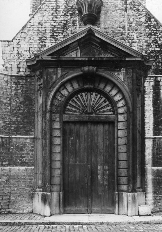 porte monumentale / Eglise Sainte-Elisabeth[Haren]