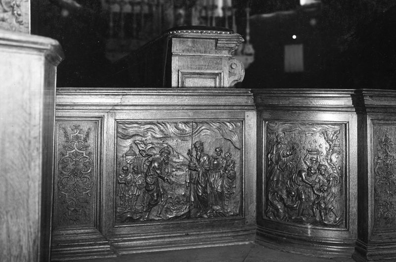 banc de communion / Eglise Sainte-Elisabeth[Haren]