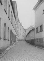 A037051