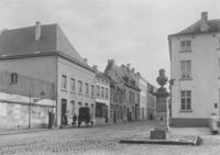 A037061
