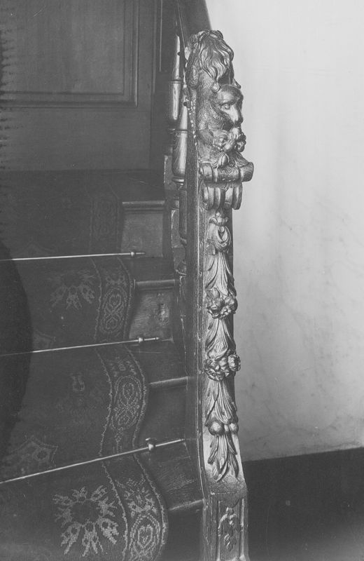 escalier droit / Maison Anciaux