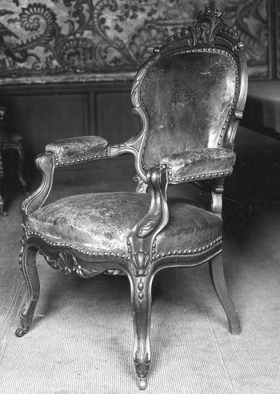 fauteuil[meuble] / Stadhuis[Veurne]