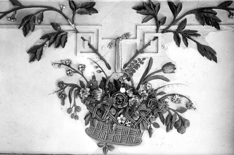corbeille de fruits et de fleurs