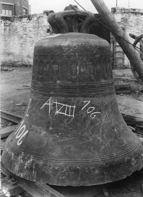 cloche d'église / Eglise Saint-Jean-Baptiste[Bombaye]