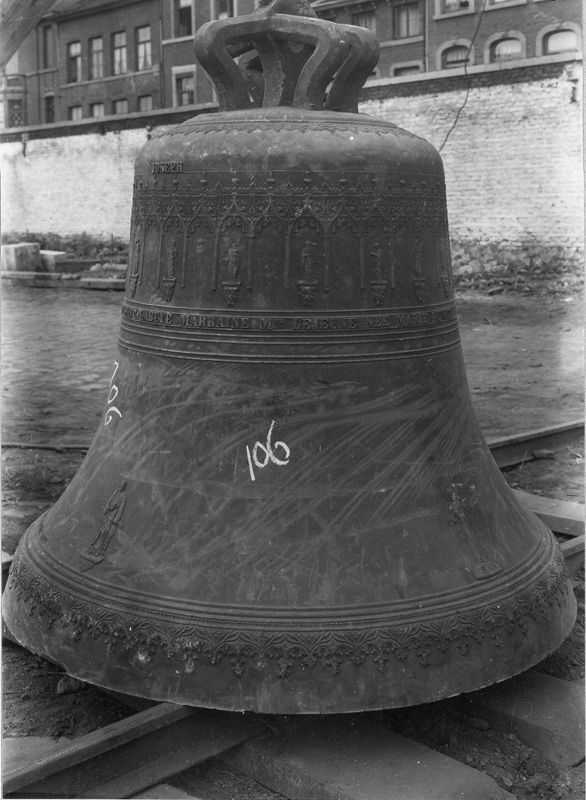 cloche d'église / Eglise Saint-Jean-Baptiste[Bombaye]