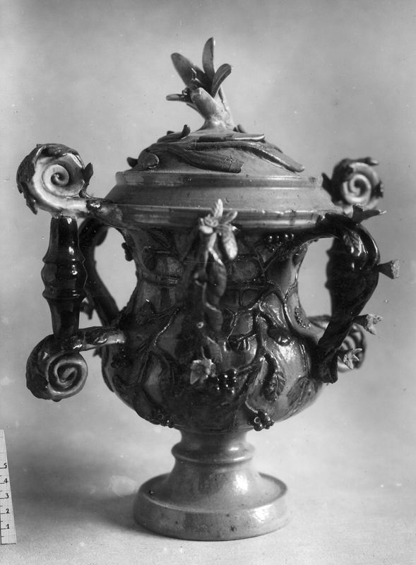 vase décoratif / Gruuthusemuseum