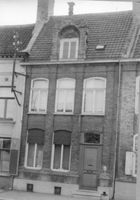 A047648