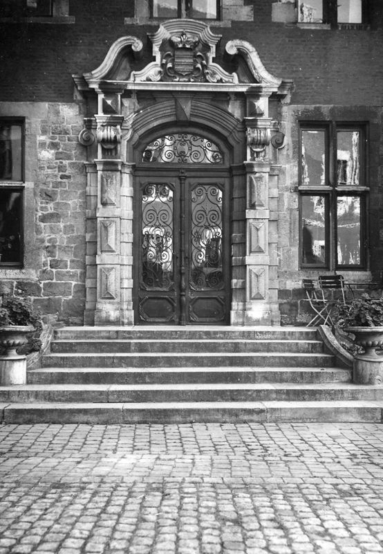 porte d'entrée / Château de Mielmont