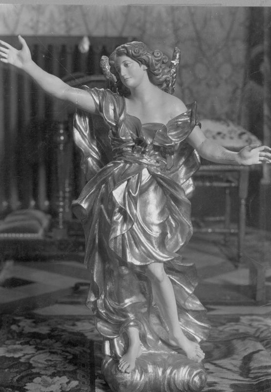 Ange adorateur (côté droit)