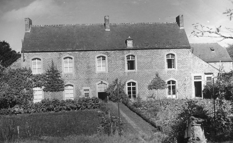 presbytère / Presbytère[Franc-Waret]