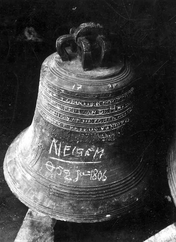 cloche d'église / Kerk Sint-Margriet[Neigem]