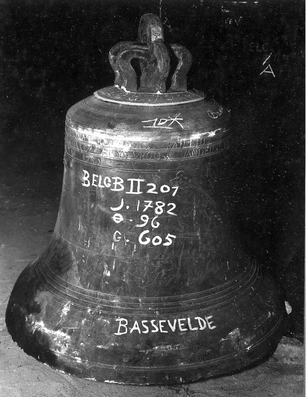 cloche d'église / Kerk O.L.Vrouw Hemelvaart[Bassevelde]