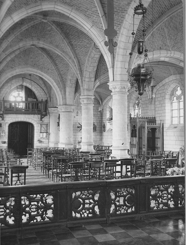 église en croix / Kerk Sint-Jan-Baptist[Relegem]