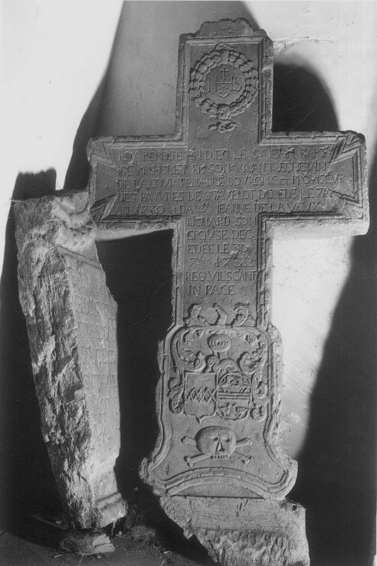Croix funéraire de Jean-Baptiste Micholet et de Jeanne De La Vaux Richard