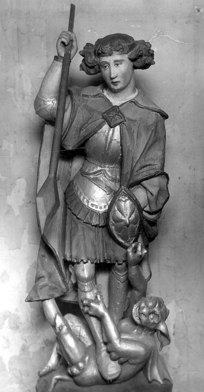 Archange saint Michel terrassant le dragon