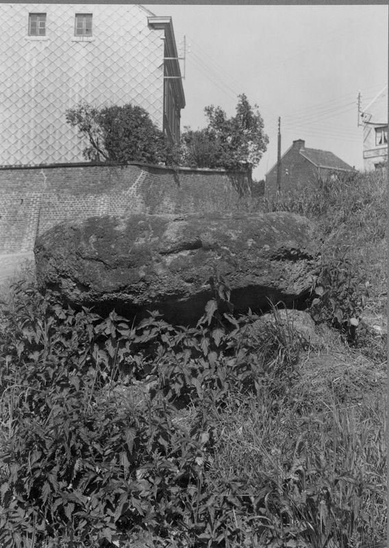 Dolmen de Bouny (La pierre du diable)