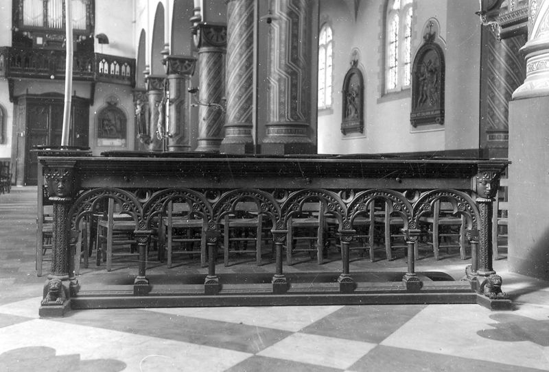 banc de communion / Kerk Sint-Martinus[Hombeek]