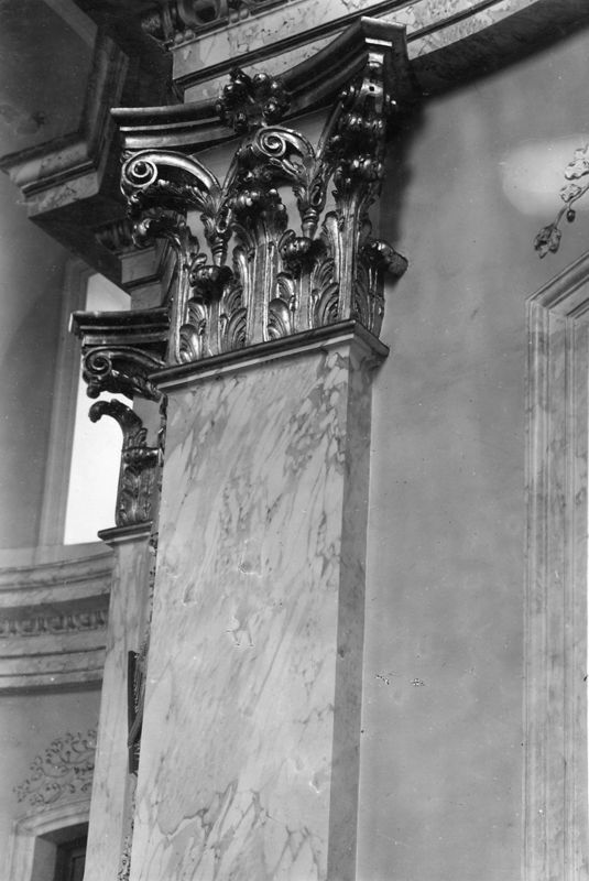 chapiteau à feuilles d'acanthe / Eglise[Grand Séminaire]